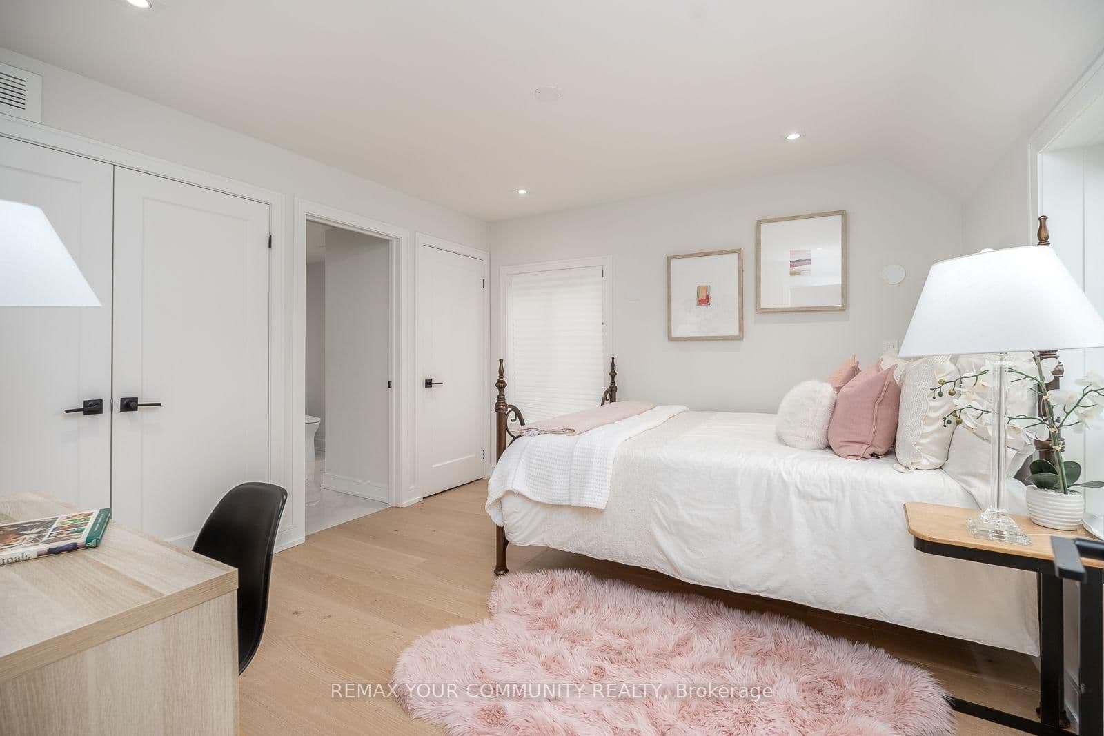354 Bessborough Drive thumbnail 38
