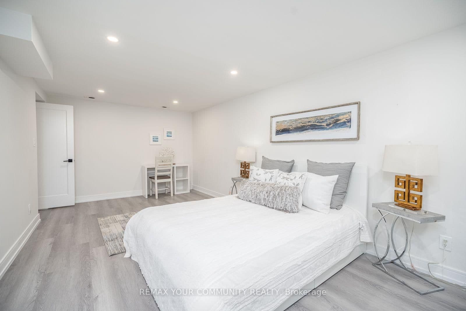 354 Bessborough Drive thumbnail 46