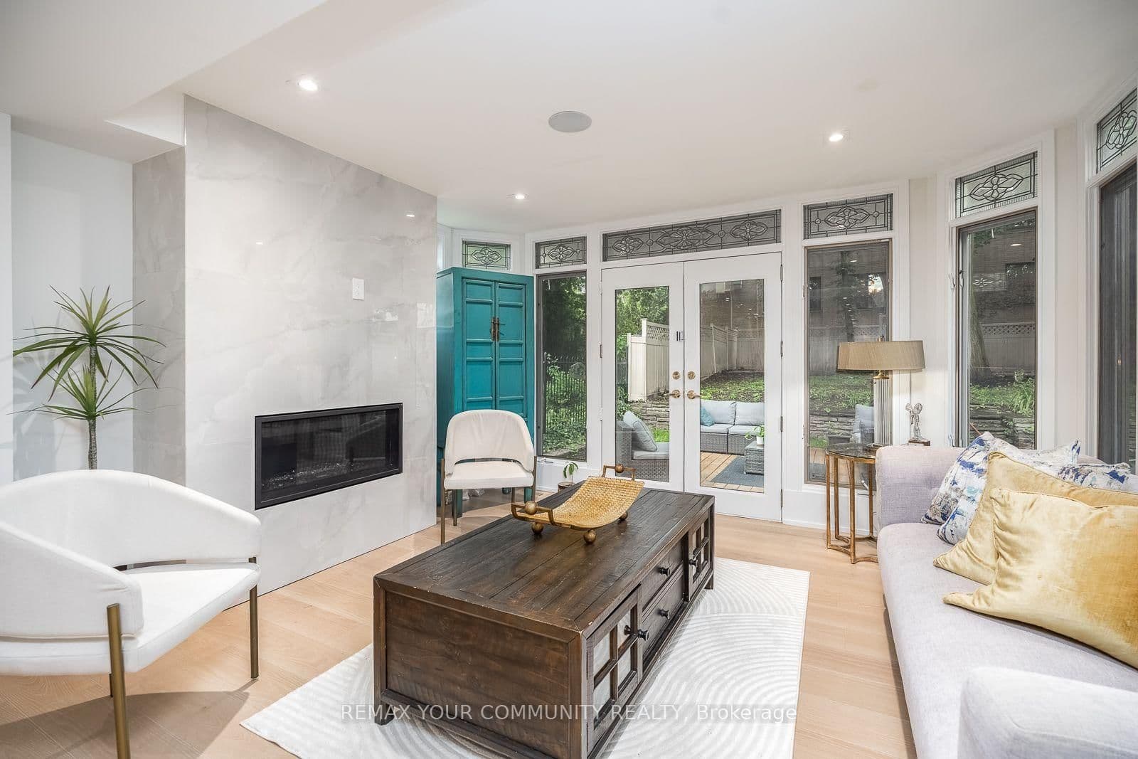 354 Bessborough Drive thumbnail 48