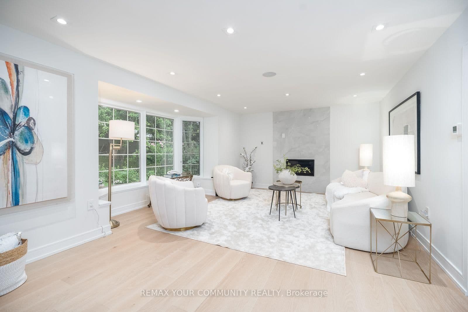 354 Bessborough Drive thumbnail 5