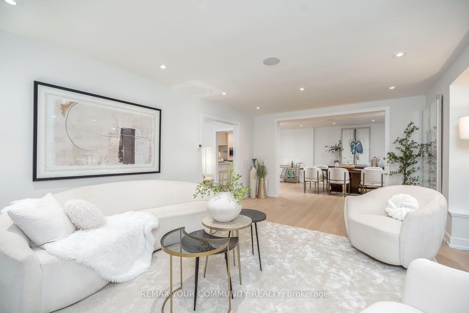 354 Bessborough Drive thumbnail 8