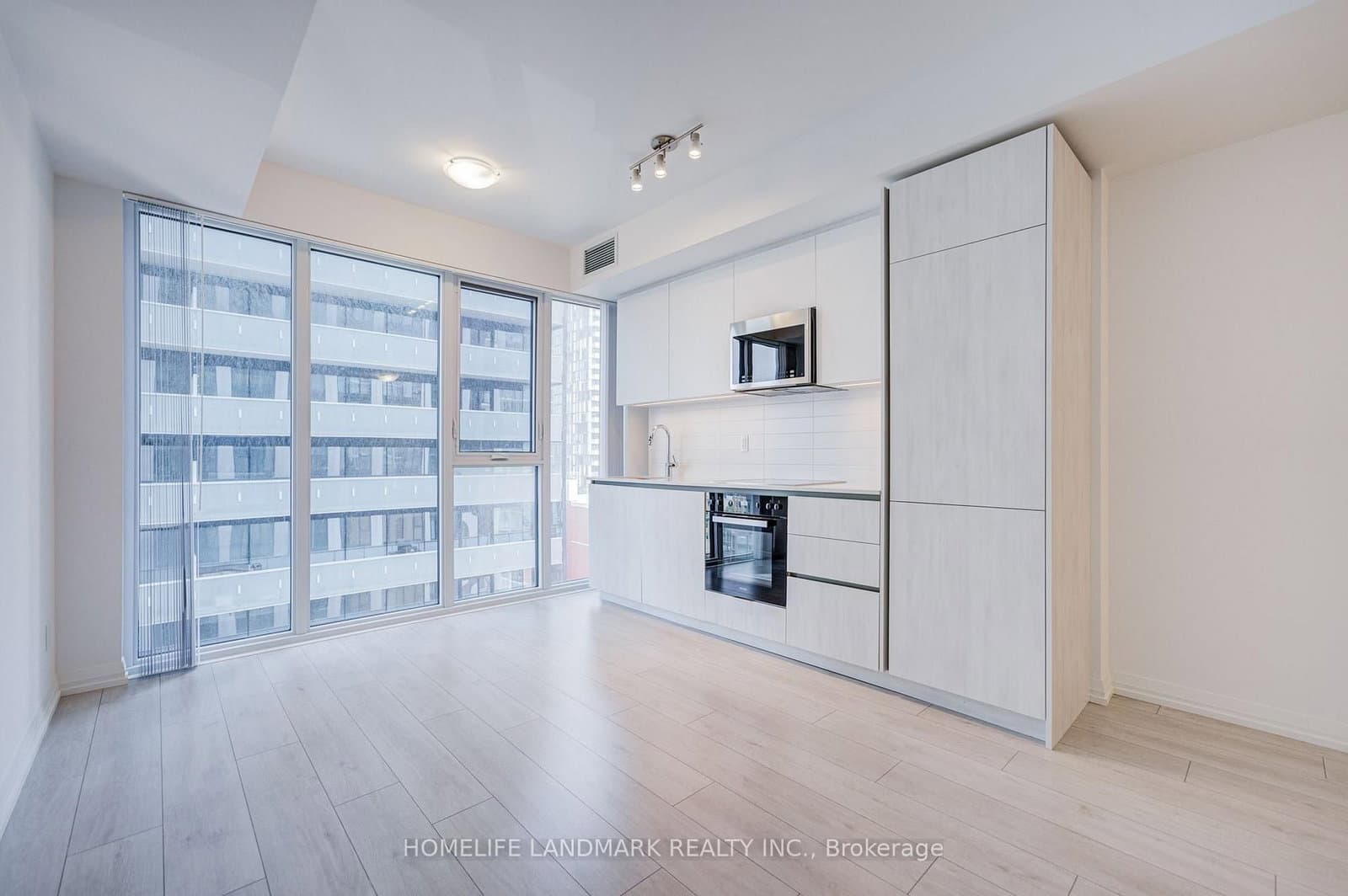 400 King Street W, Unit 1928 thumbnail 21
