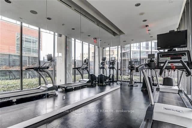 33 Charles Street E, Unit 910 thumbnail 11
