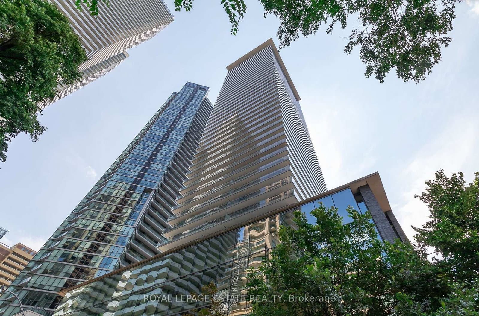 33 Charles Street E, Unit 910 thumbnail 2