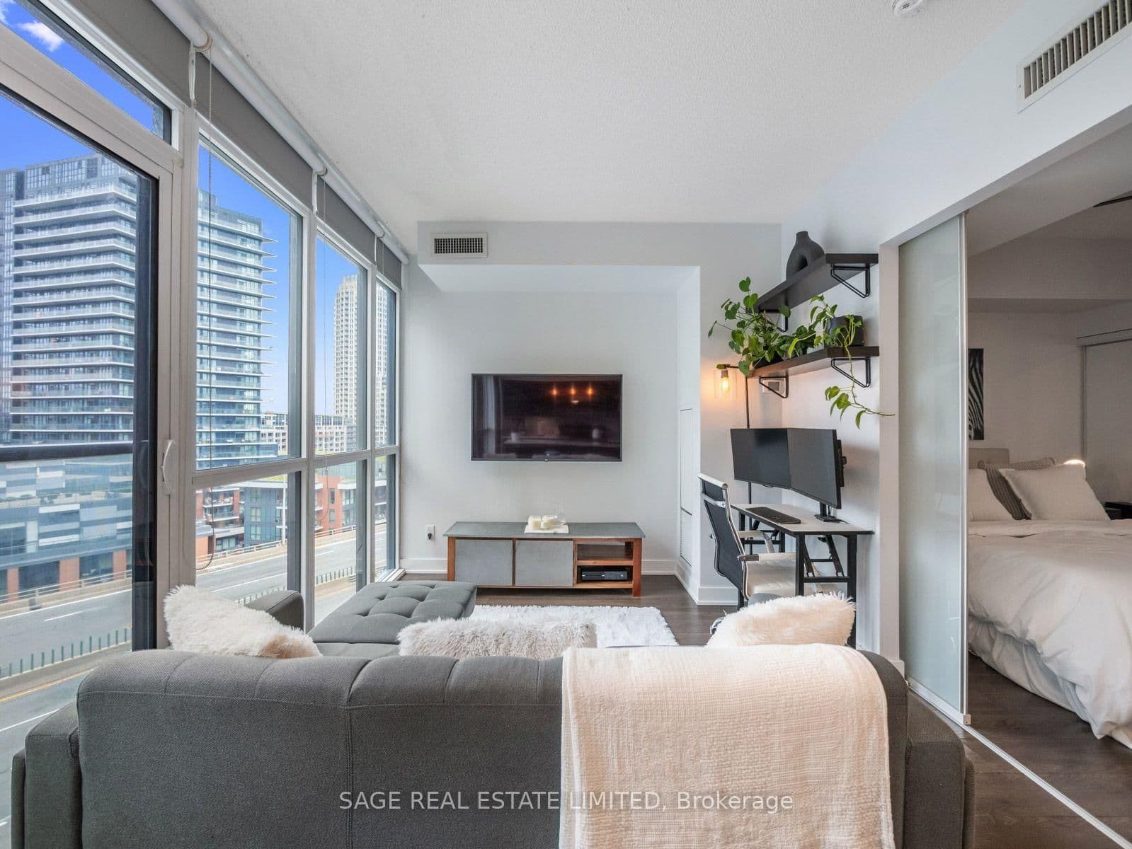169 Fort York Boulevard, Unit 918 thumbnail 16
