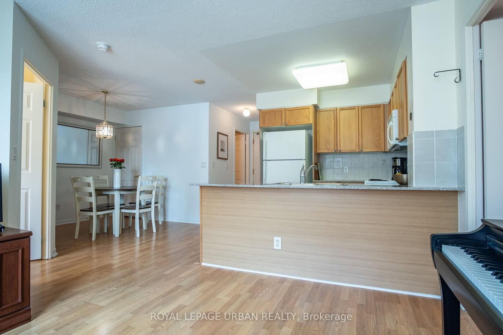 5940 Yonge Street, Unit 201 thumbnail 6