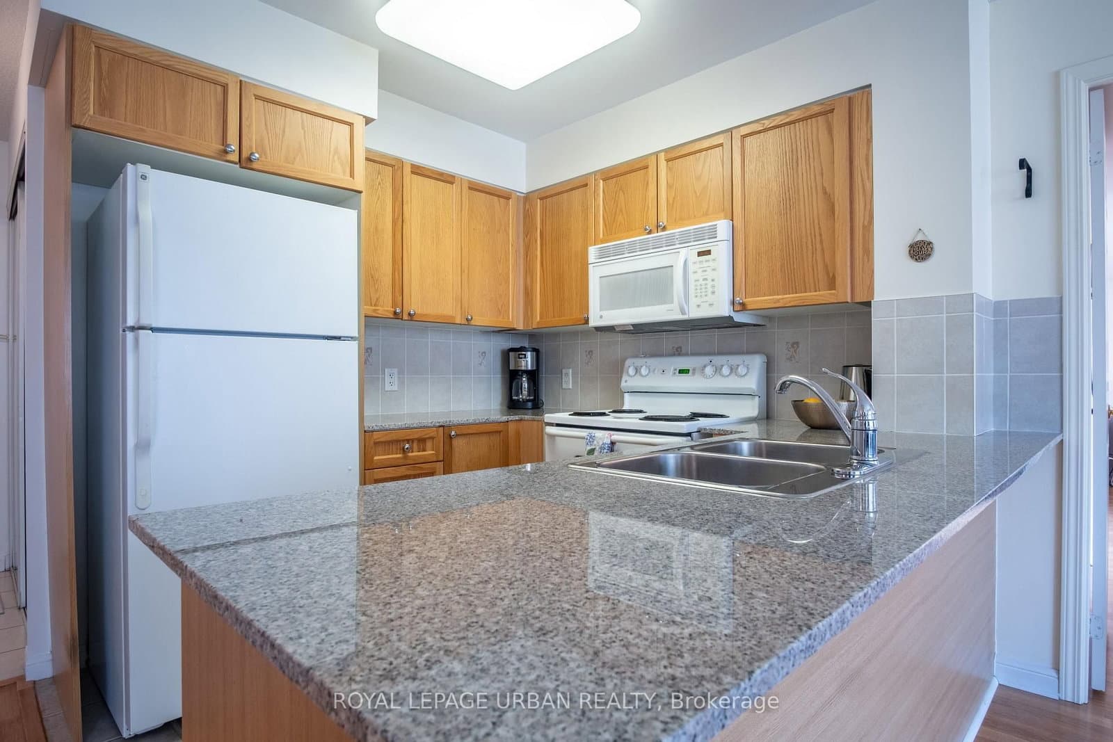 5940 Yonge Street, Unit 201 thumbnail 7