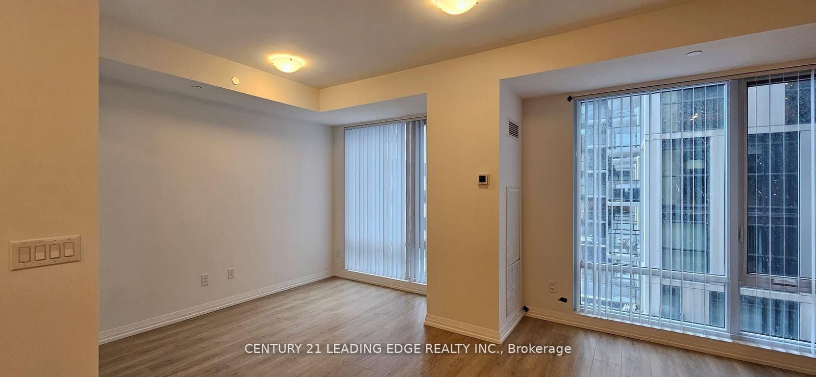 8 WIDMER Street, Unit 913 thumbnail 10