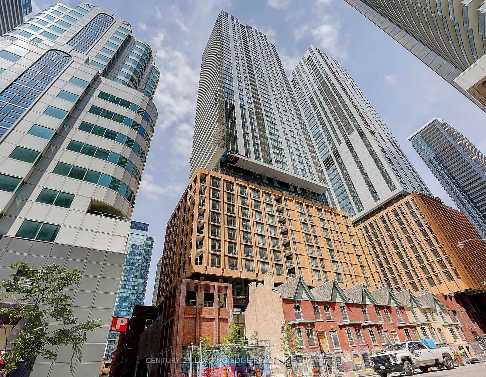 8 WIDMER Street, Unit 913 thumbnail 2
