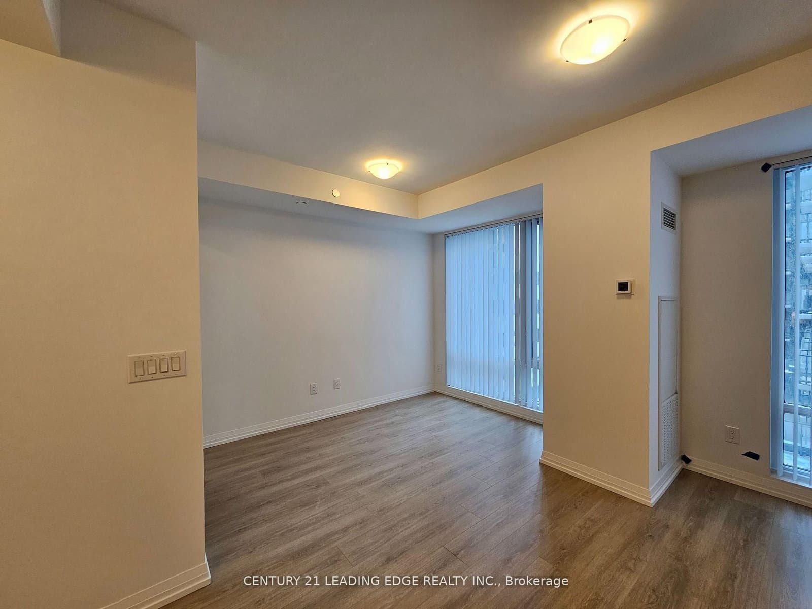 8 WIDMER Street, Unit 913 thumbnail 7