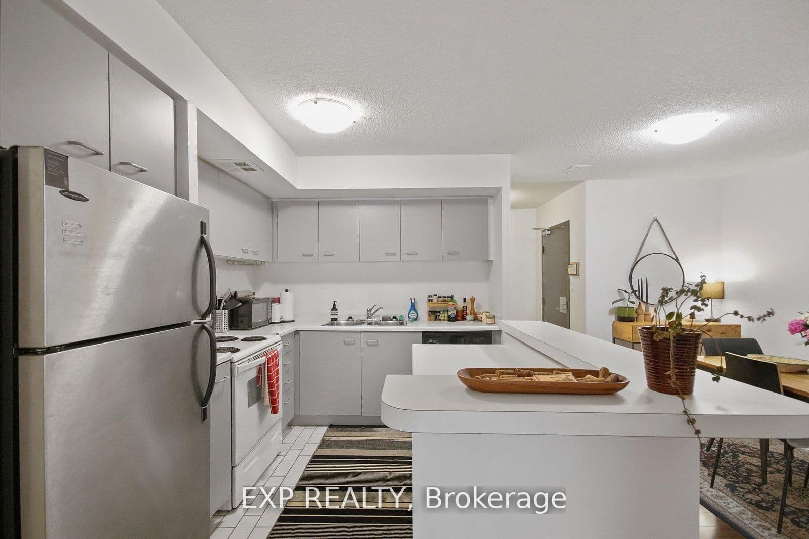 25 The Esplanade, Unit 808 thumbnail 8