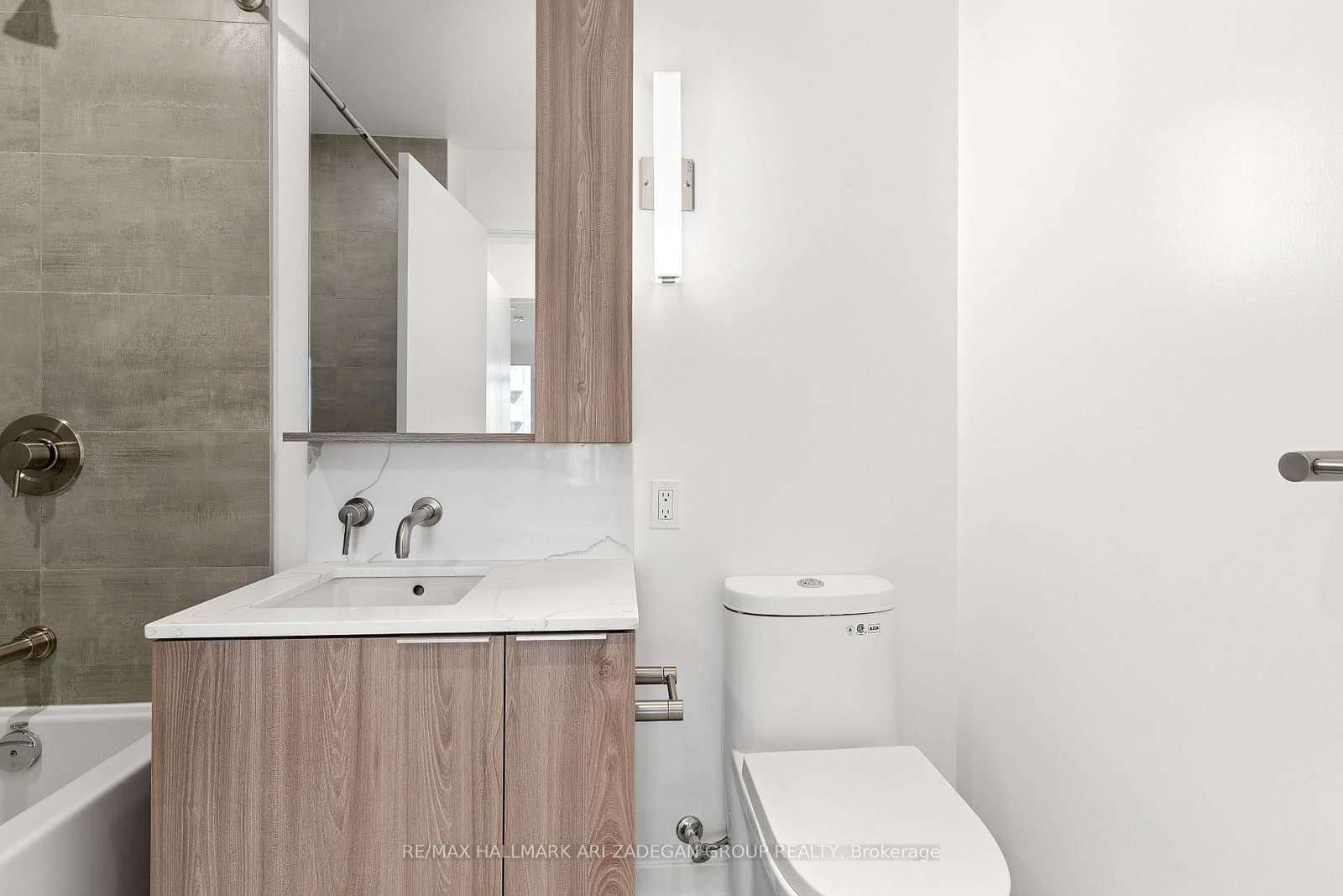 110 Broadway Avenue, Unit 2102 thumbnail 13