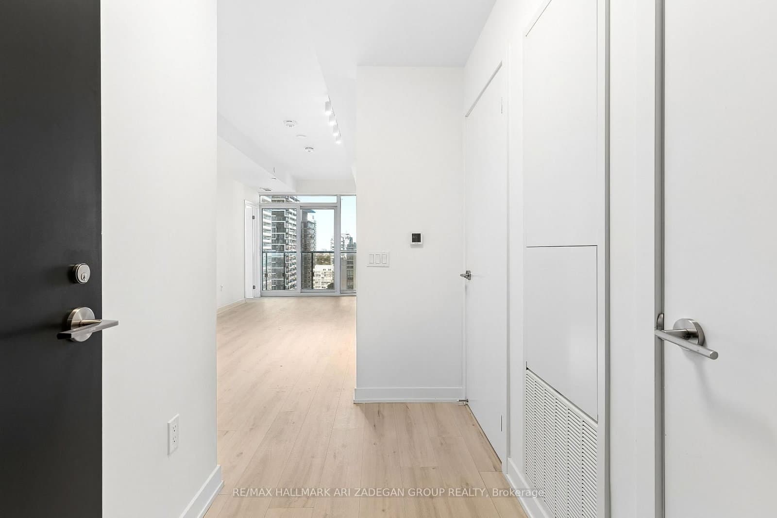 110 Broadway Avenue, Unit 2102 thumbnail 2