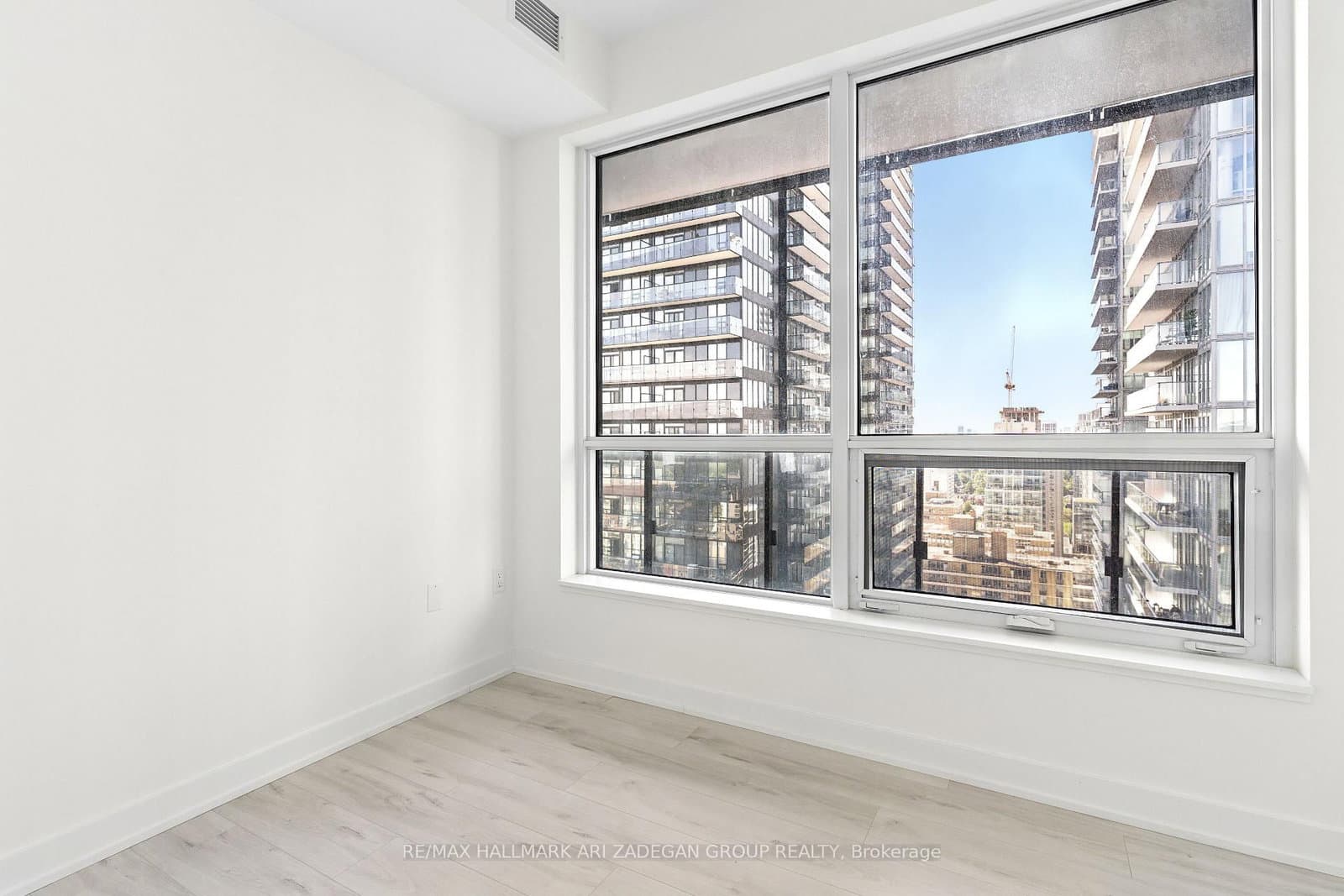 110 Broadway Avenue, Unit 2102 thumbnail 22