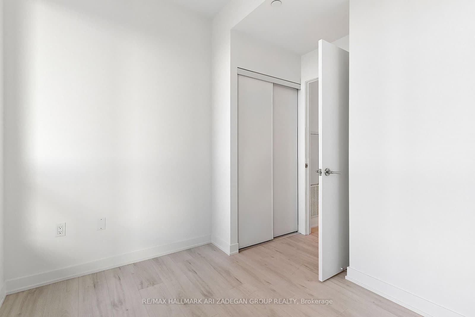 110 Broadway Avenue, Unit 2102 thumbnail 24