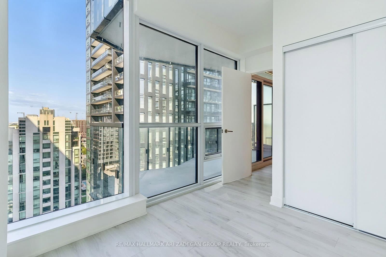 110 Broadway Avenue, Unit 2102 thumbnail 28