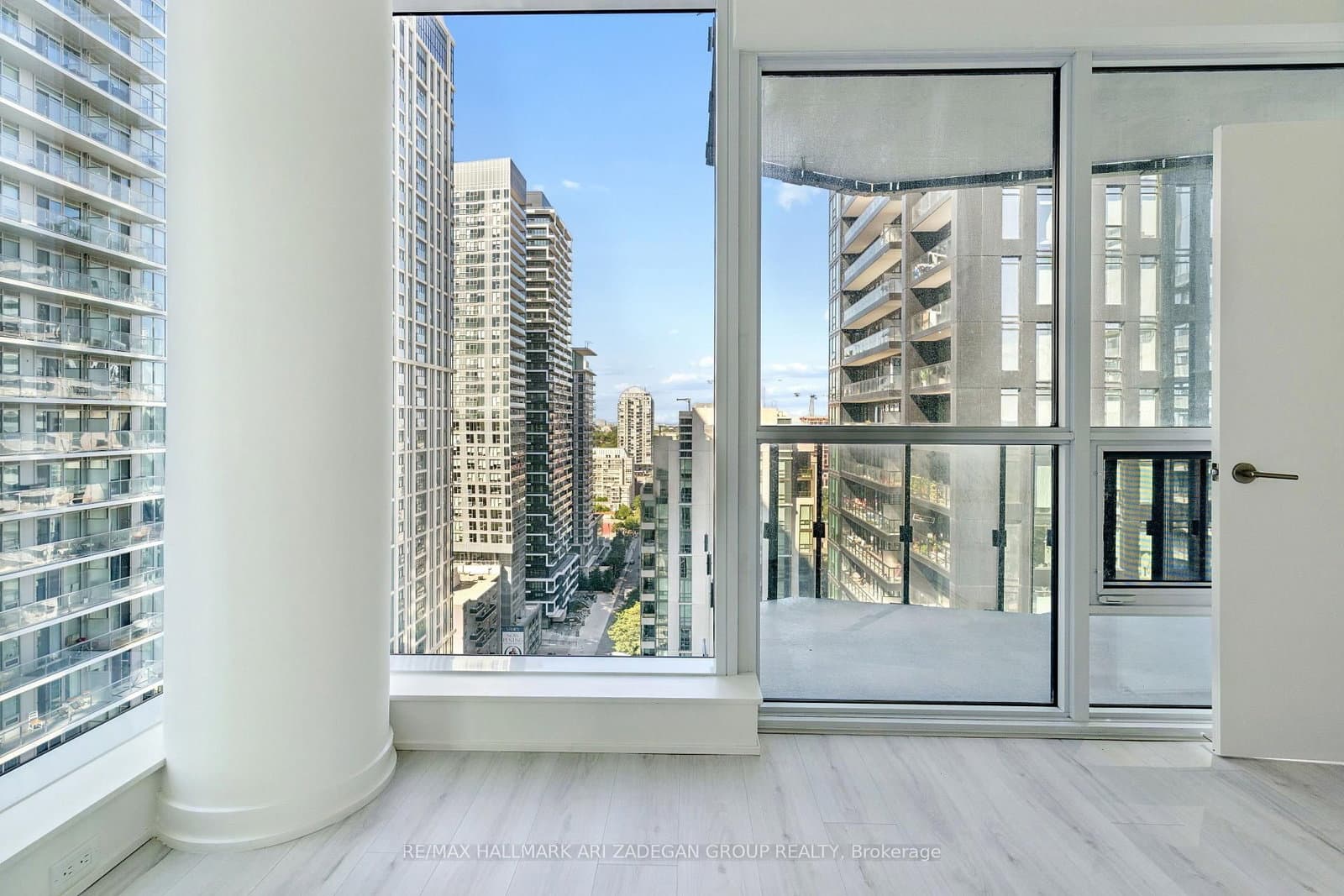 110 Broadway Avenue, Unit 2102 thumbnail 29