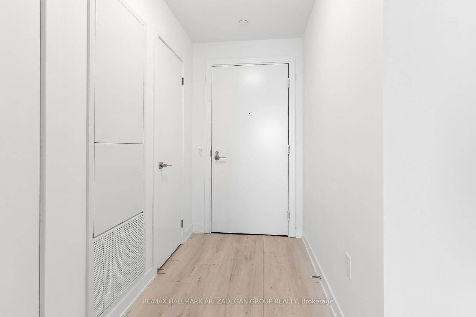 110 Broadway Avenue, Unit 2102 thumbnail 3
