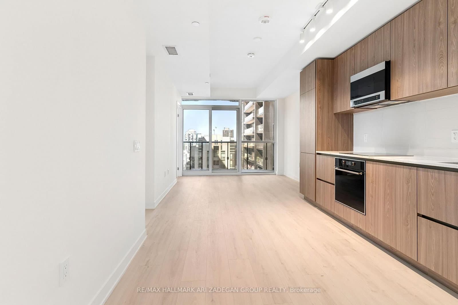 110 Broadway Avenue, Unit 2102 thumbnail 6