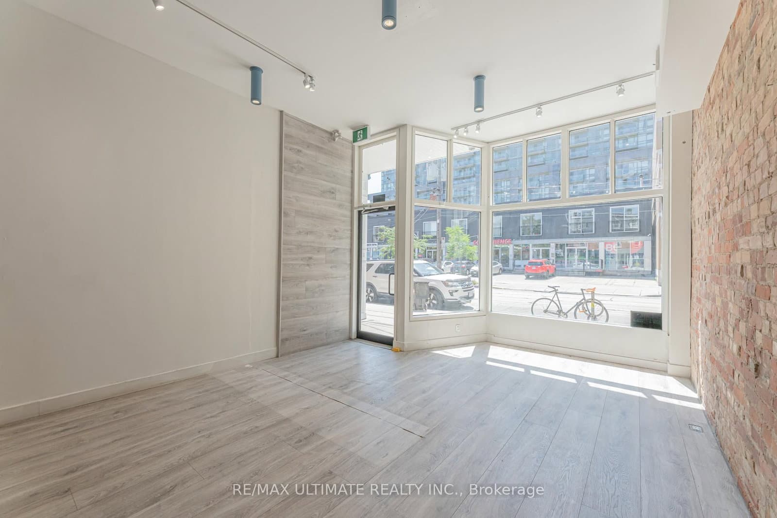1164 QUEEN Street W thumbnail 4