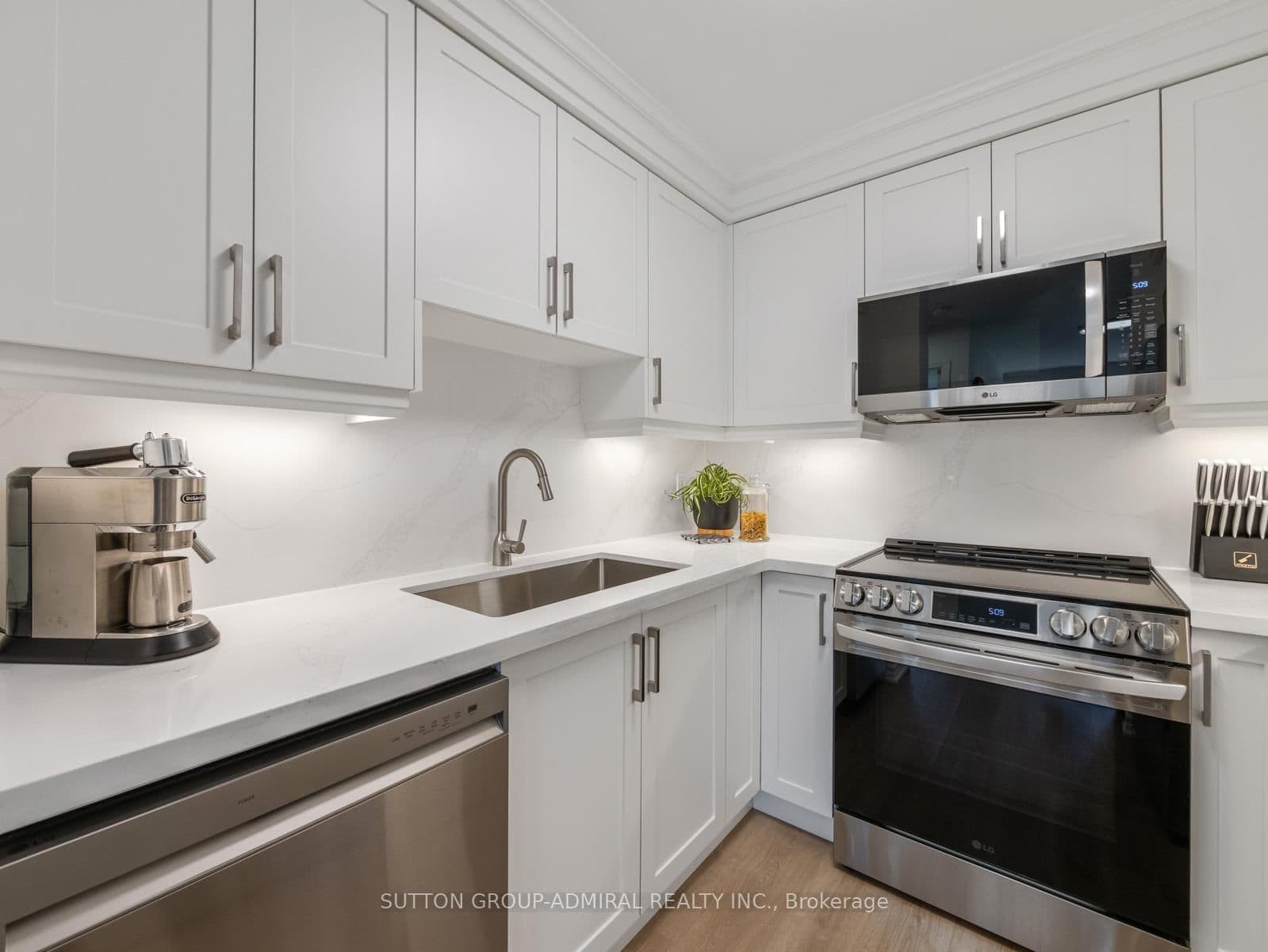 35 Finch Avenue E, Unit 1112 - Image 1