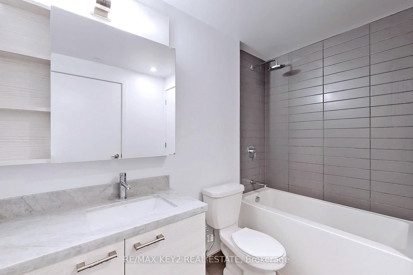 2221 Yonge Street, Unit 4210 thumbnail 11