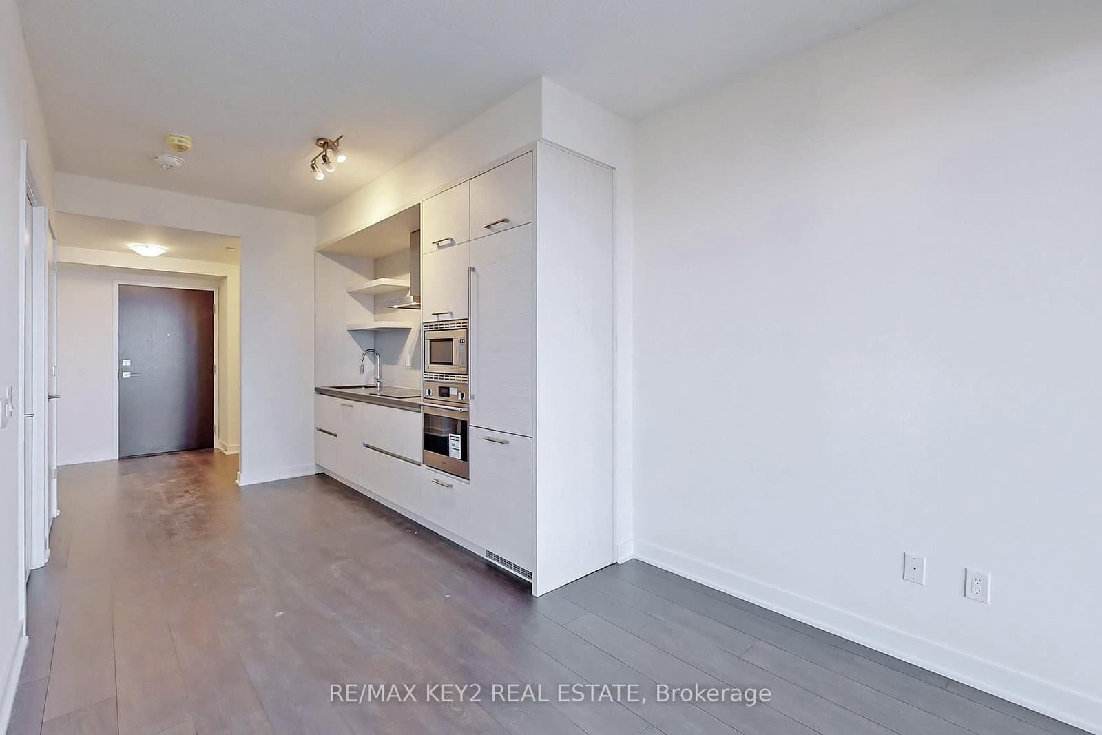 2221 Yonge Street, Unit 4210 thumbnail 4
