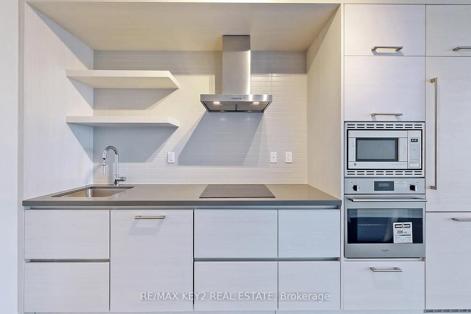 2221 Yonge Street, Unit 4210 thumbnail 6