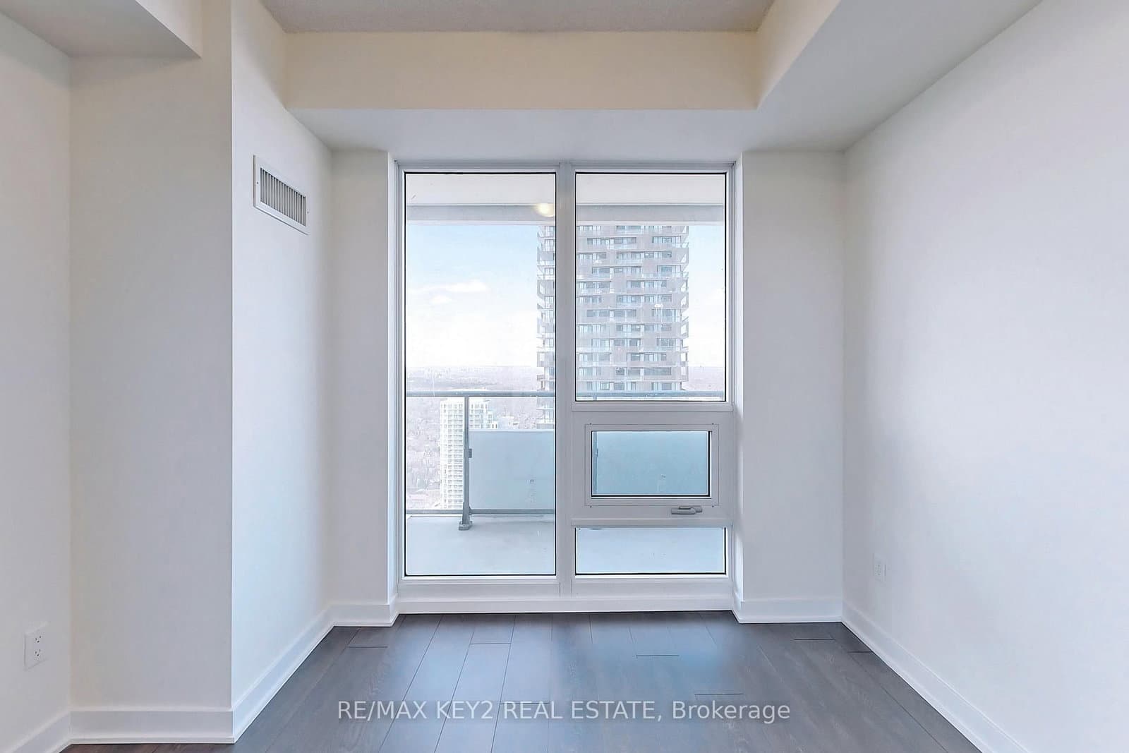 2221 Yonge Street, Unit 4210 thumbnail 7