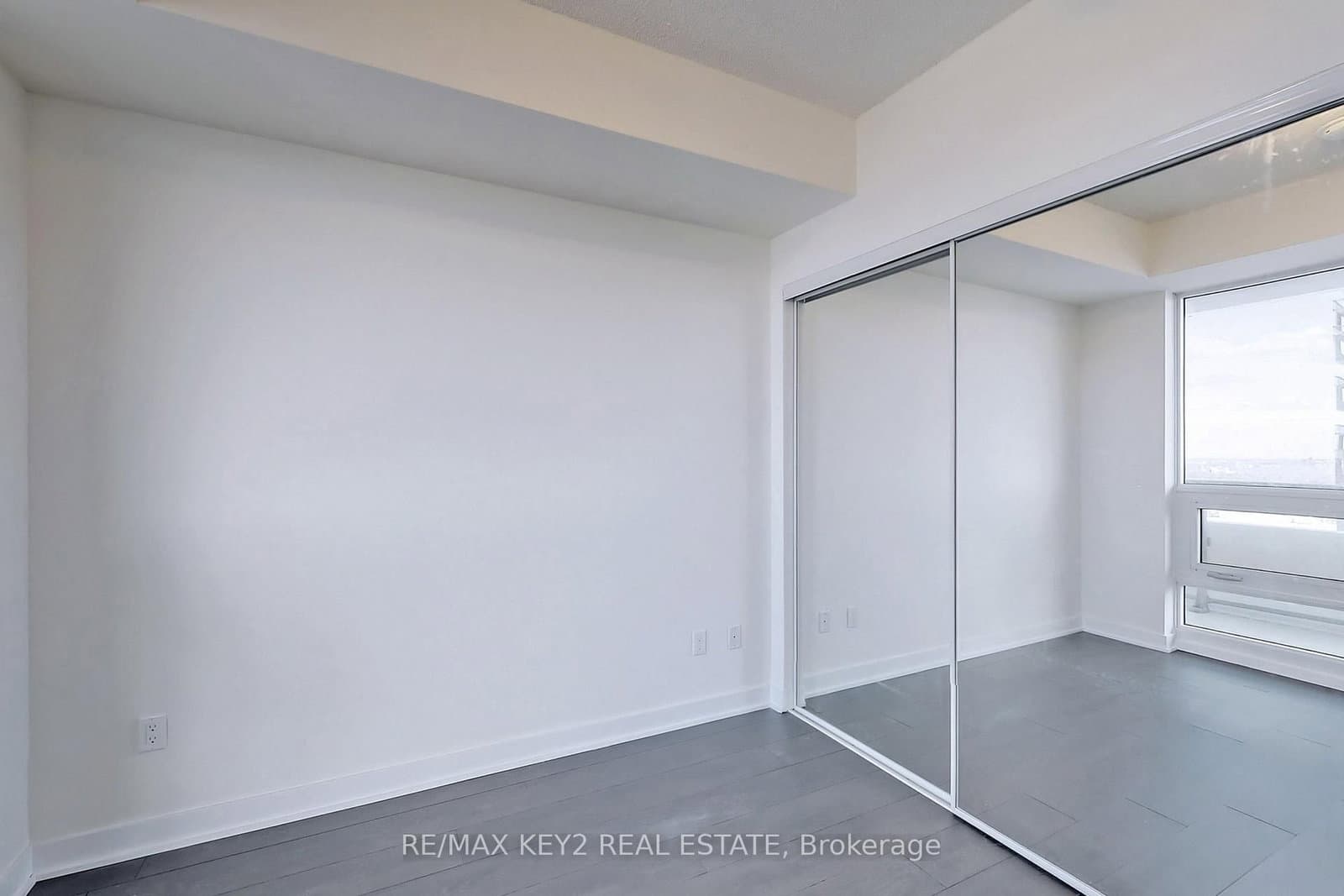 2221 Yonge Street, Unit 4210 thumbnail 9