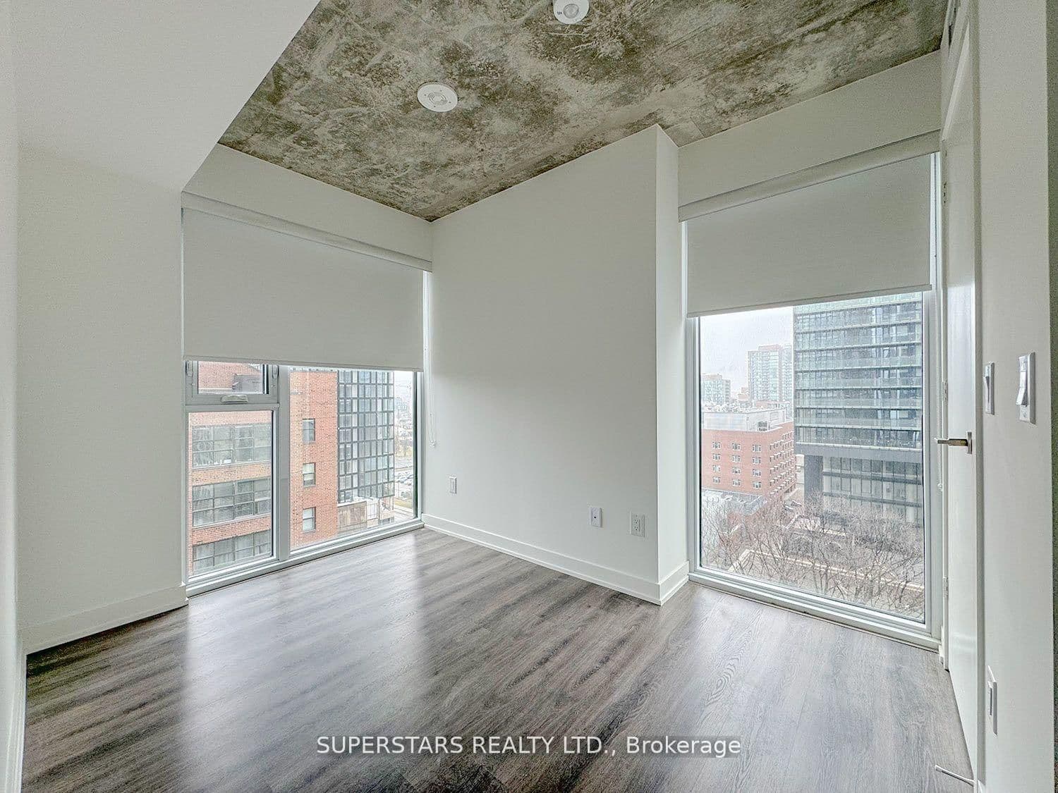65 Mutual Street, Unit 1002 thumbnail 8