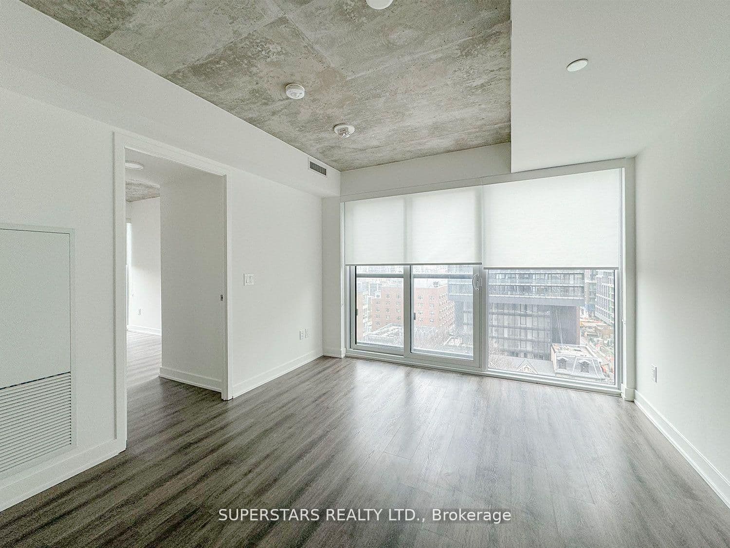 65 Mutual Street, Unit 1002 thumbnail 9