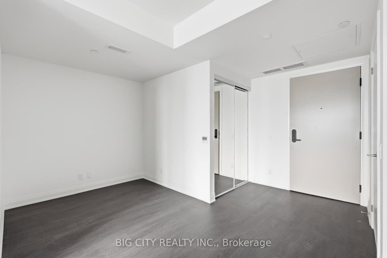 25 Frederick Todd Way, Unit 809 thumbnail 3