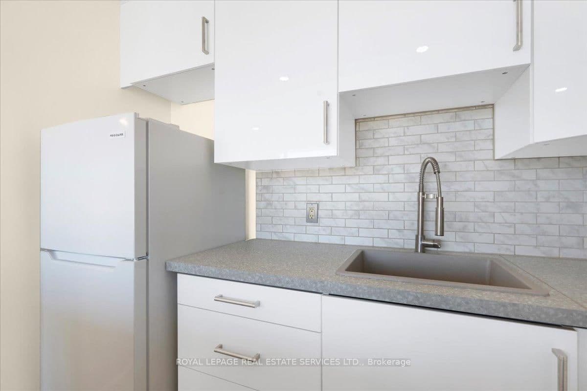 914 Yonge Street, Unit 1214 thumbnail 10