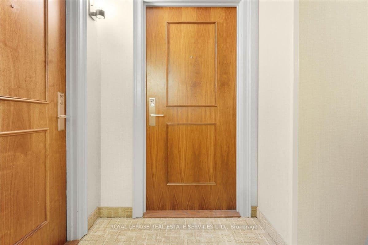 914 Yonge Street, Unit 1214 thumbnail 3