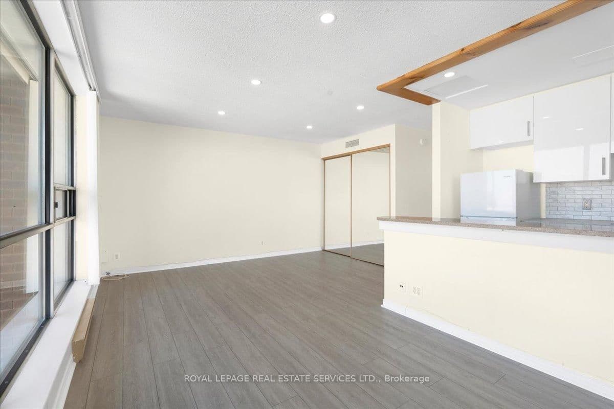 914 Yonge Street, Unit 1214 thumbnail 7