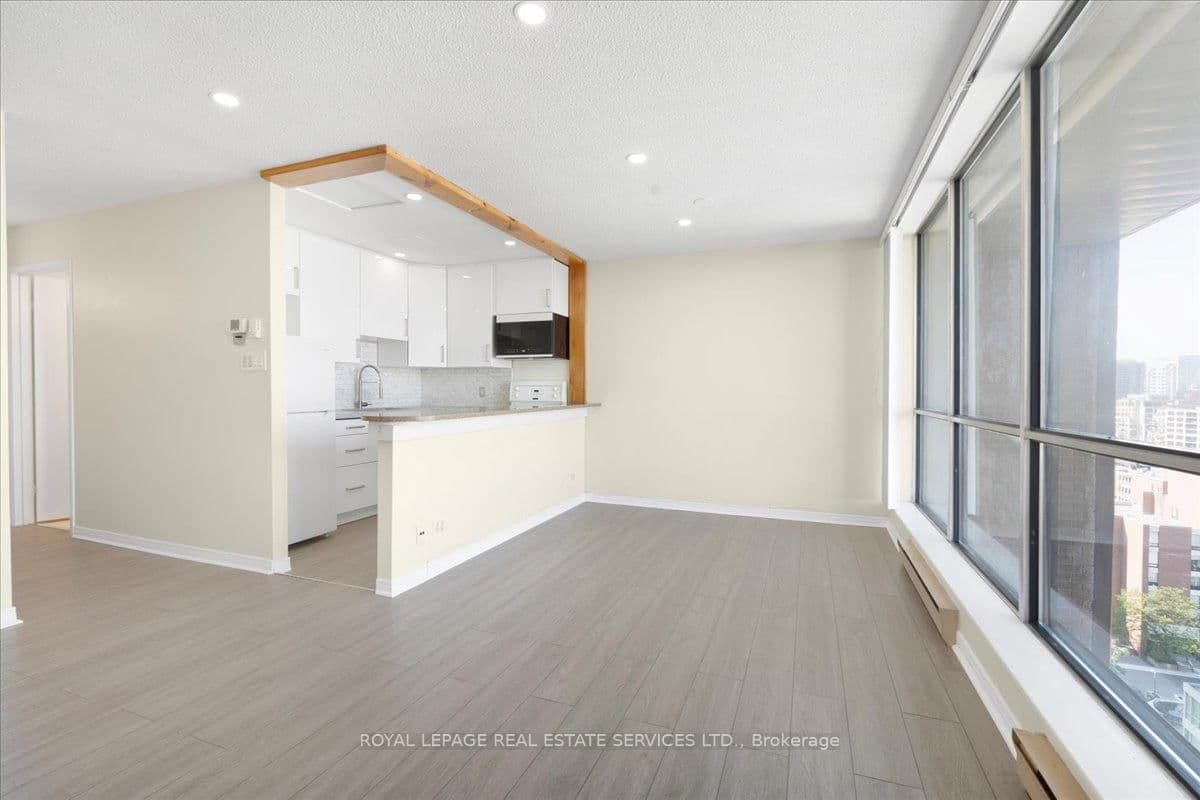 914 Yonge Street, Unit 1214 thumbnail 8