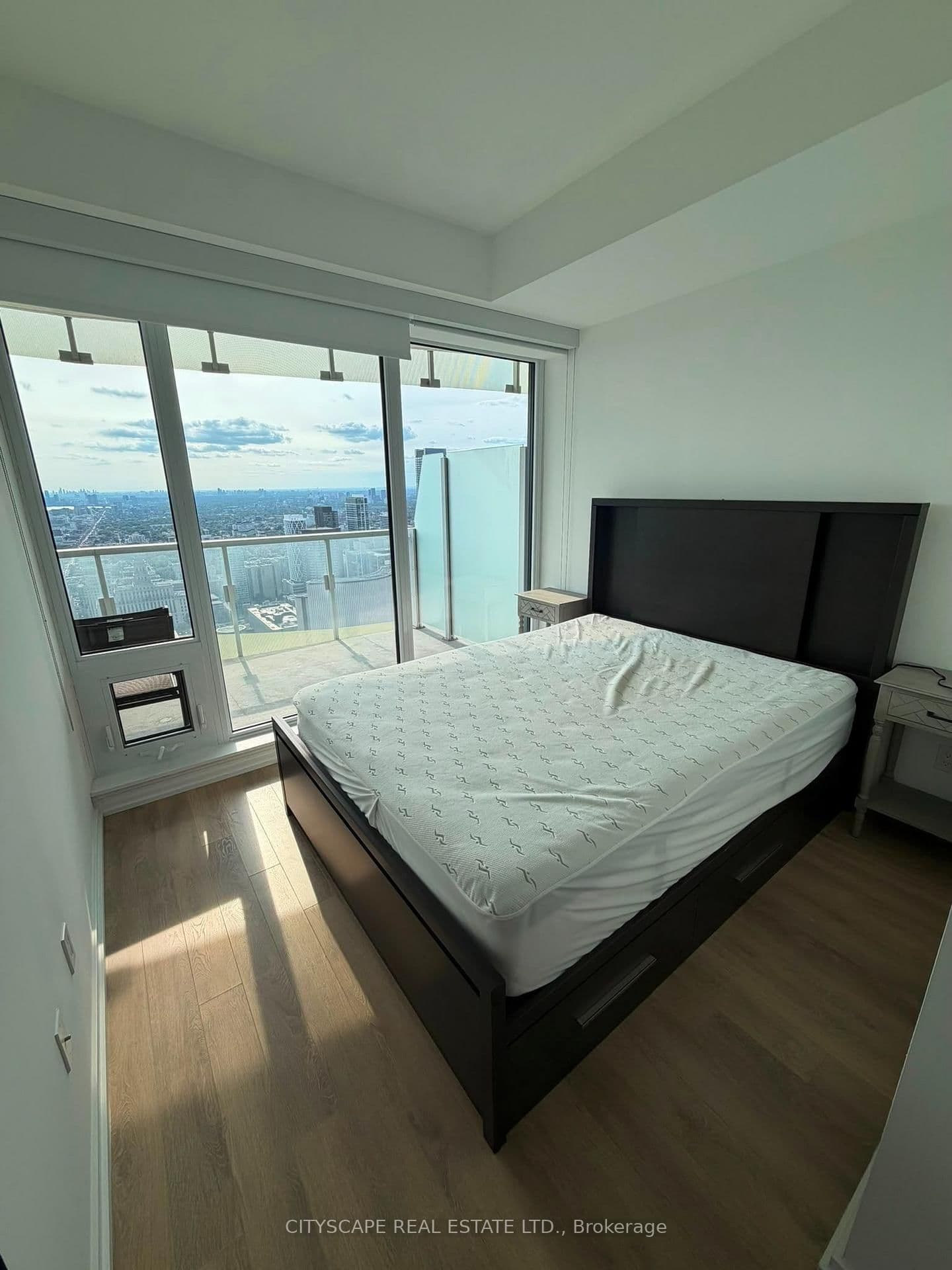 197 Yonge Street, Unit 4909 thumbnail 10