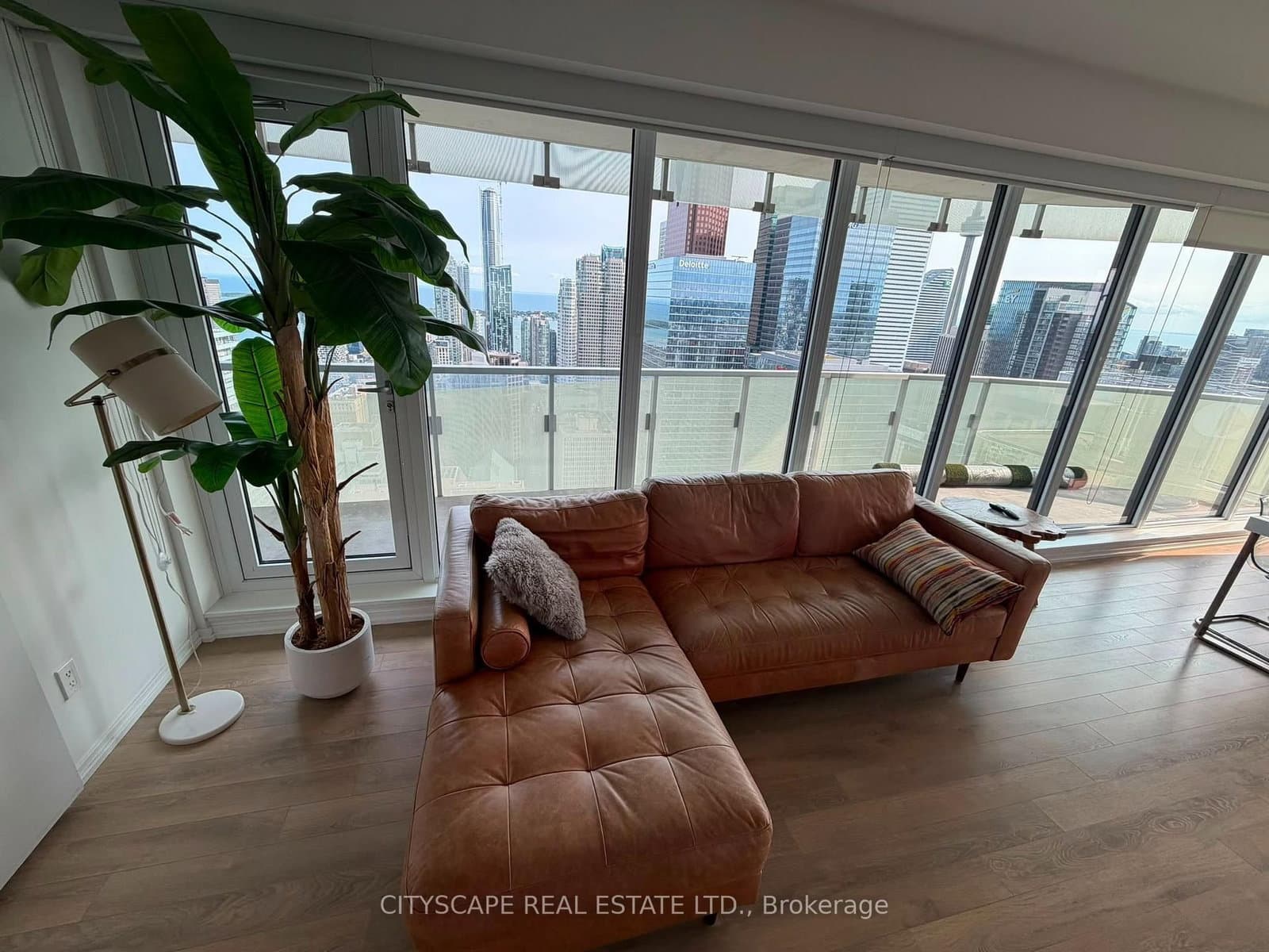197 Yonge Street, Unit 4909 thumbnail 5