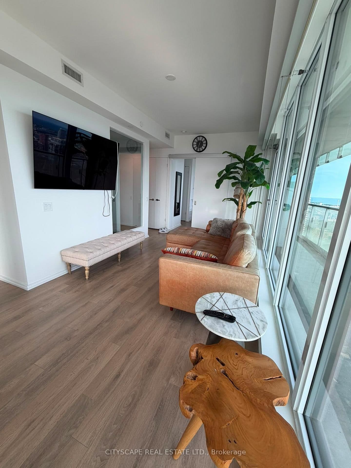 197 Yonge Street, Unit 4909 thumbnail 9