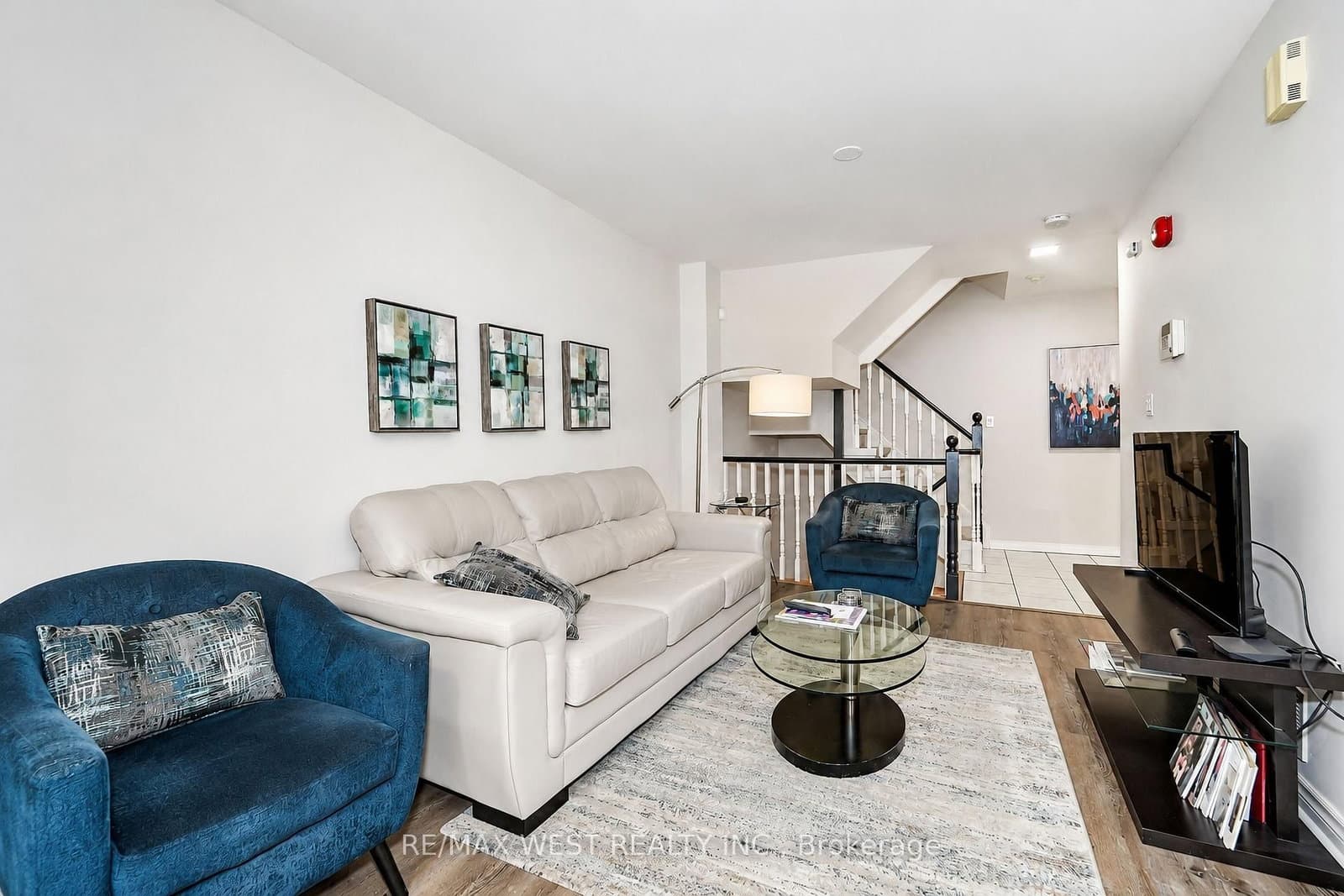108 Finch Avenue W, Unit D11 thumbnail 2