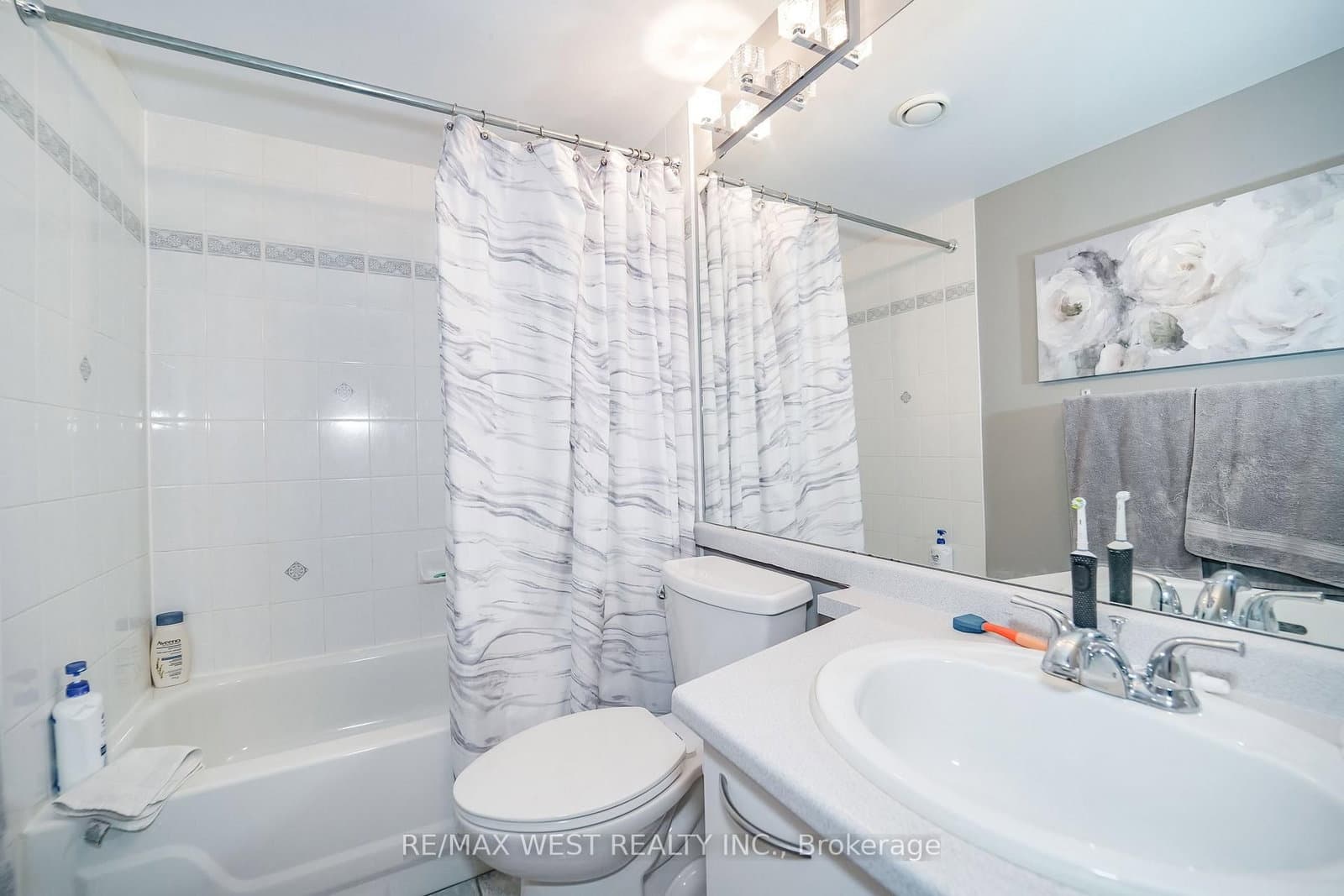 108 Finch Avenue W, Unit D11 thumbnail 8