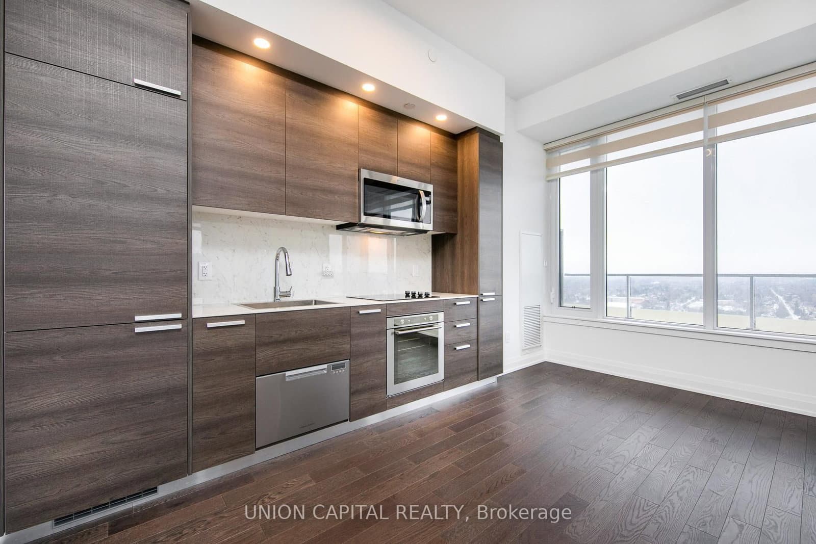 75 Canterbury Place, Unit PH206 thumbnail 3