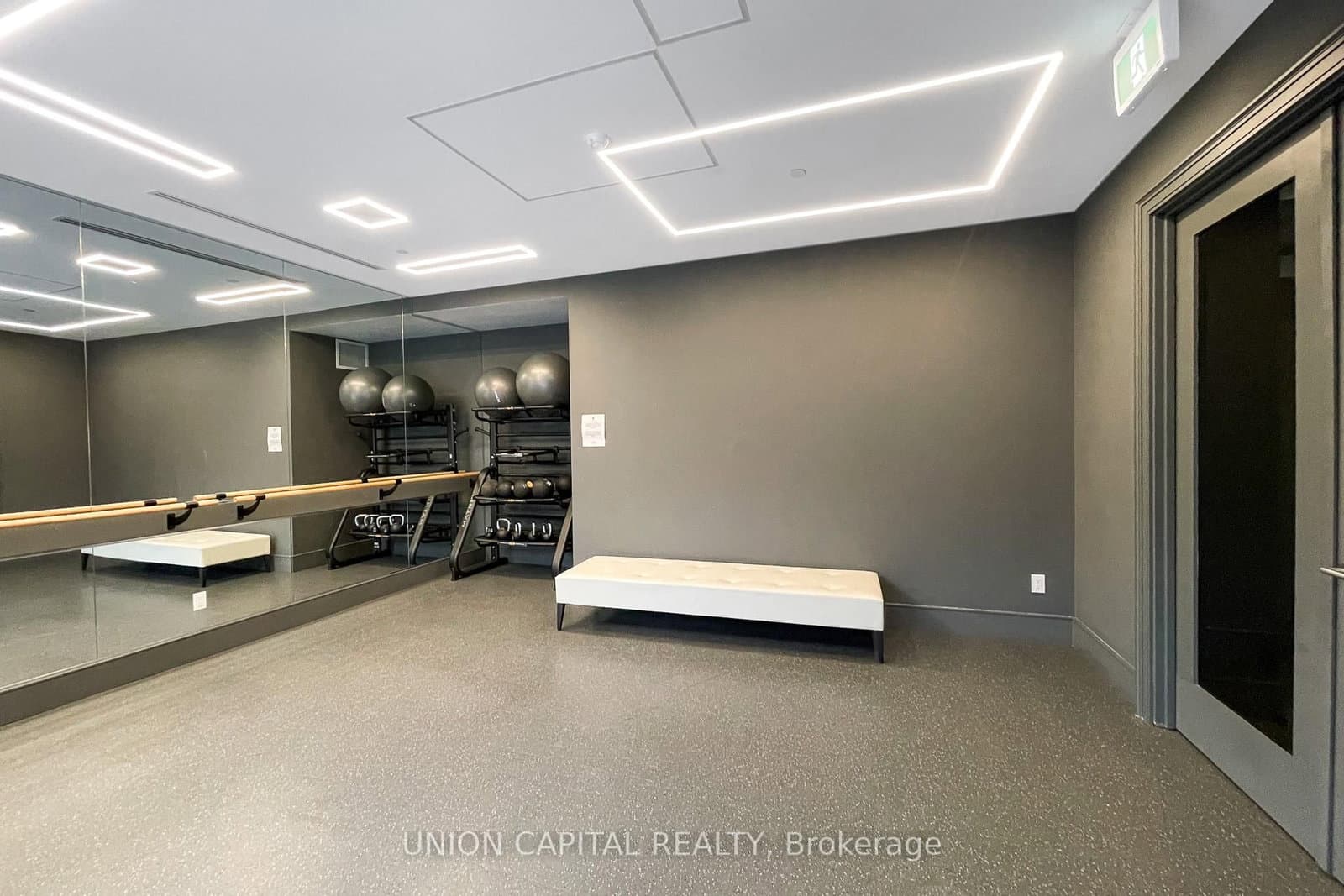 75 Canterbury Place, Unit PH206 thumbnail 32