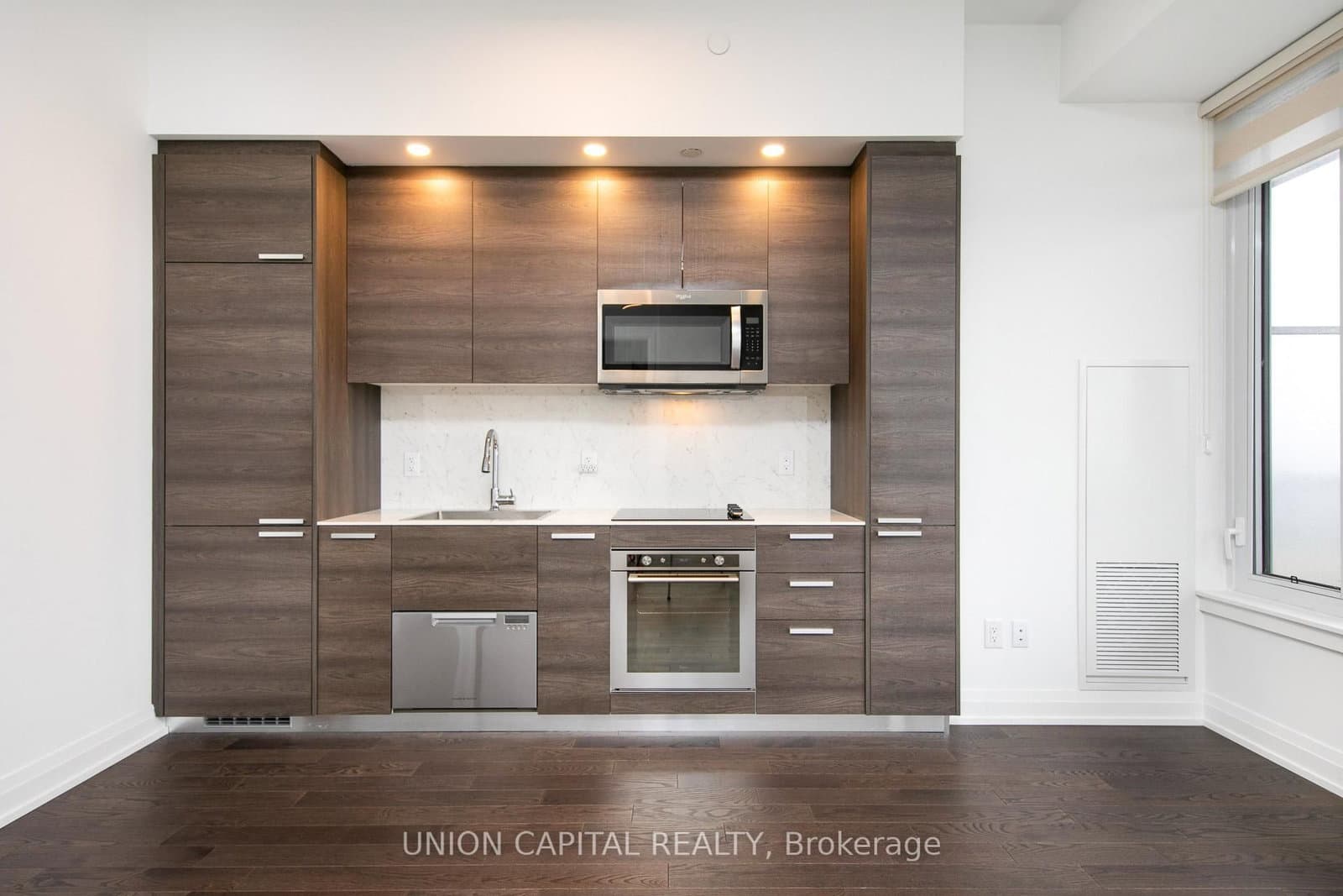 75 Canterbury Place, Unit PH206 thumbnail 4