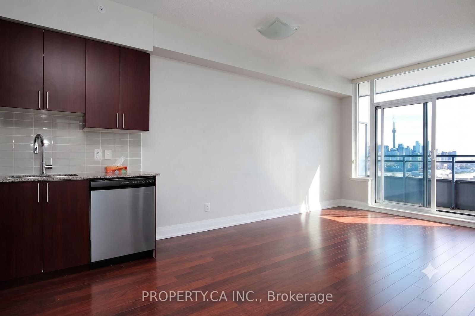 629 N King Street W, Unit 632 thumbnail 7