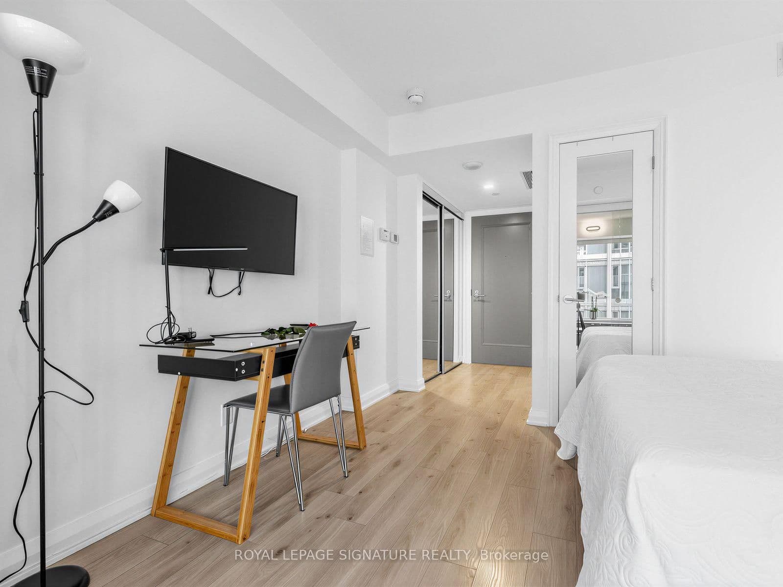 155 Yorkville Avenue, Unit 1110 thumbnail 17