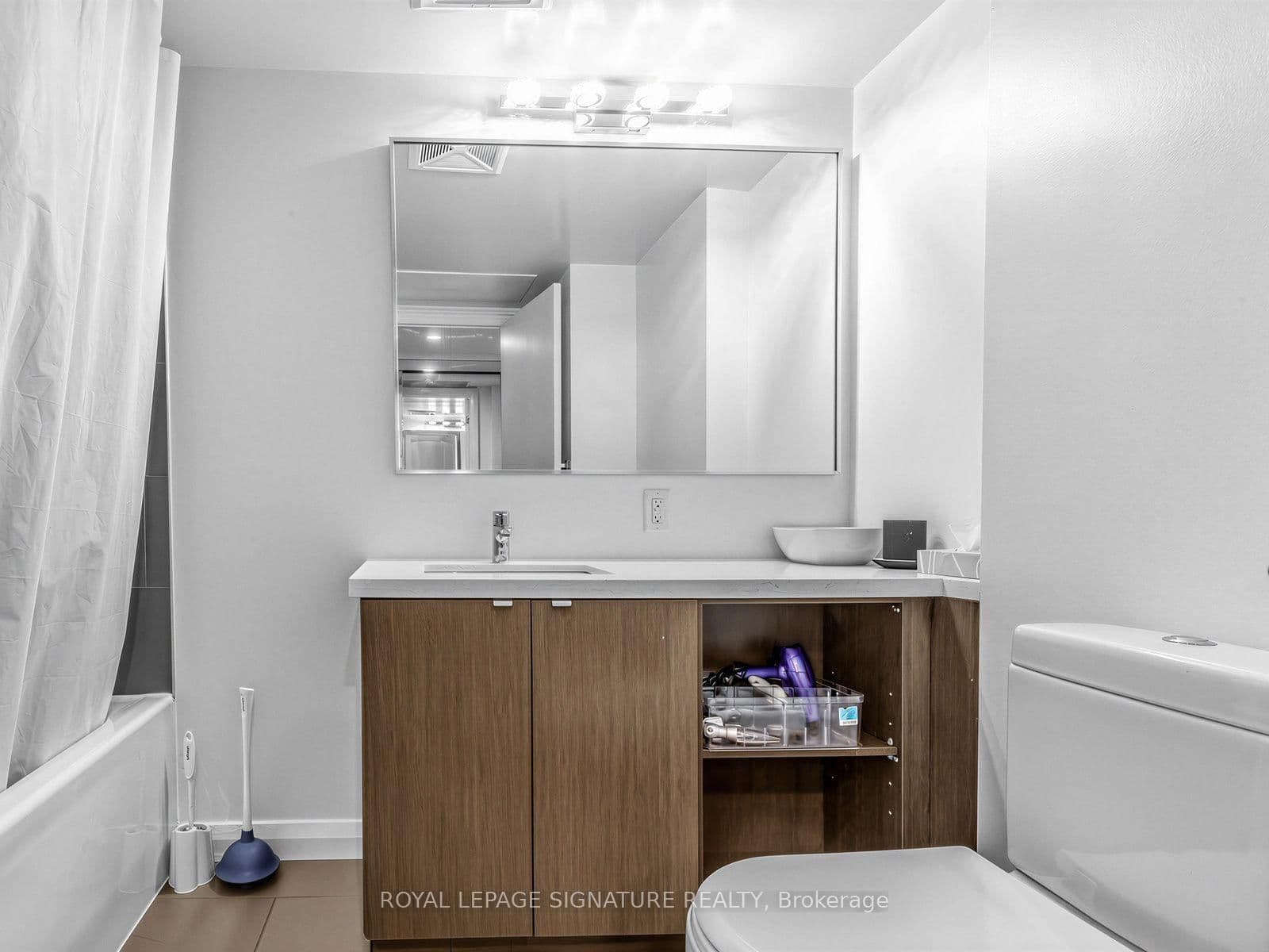 155 Yorkville Avenue, Unit 1110 thumbnail 19