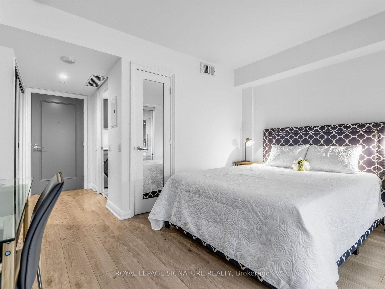 155 Yorkville Avenue, Unit 1110 thumbnail 6