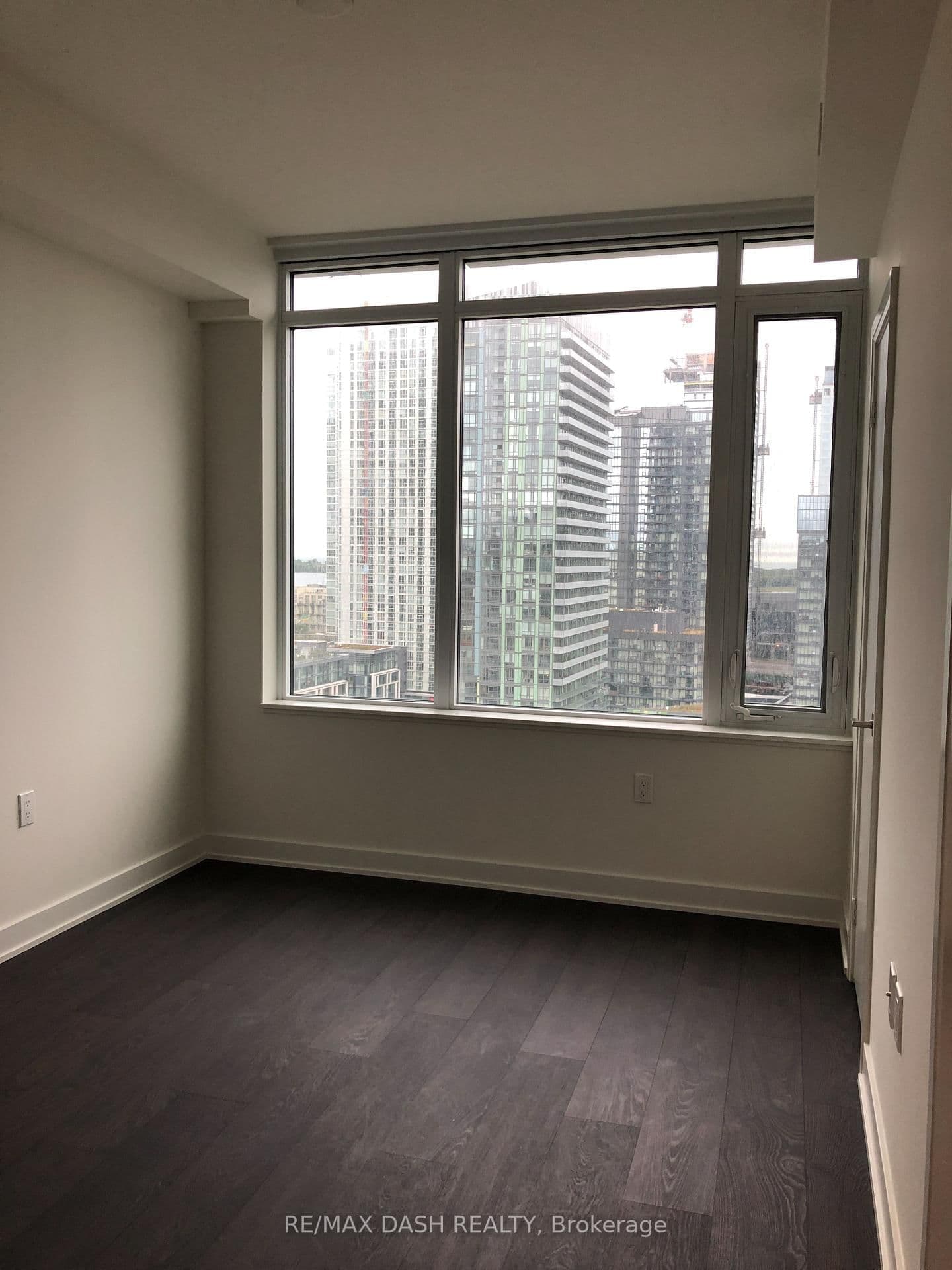 27 Bathurst Street, Unit 1504W thumbnail 17